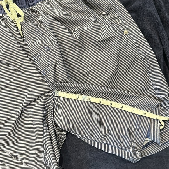 Vuori Kore Shorts Gray Blue Striped Lined Drawstring Athletic Mens Small - Picture 7 of 7
